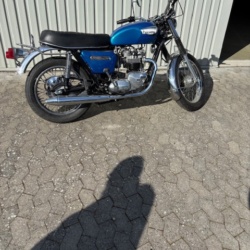 Triumph Bonneville 750,  T140, 1982, kun 8000km..